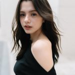 becky de profil gauche